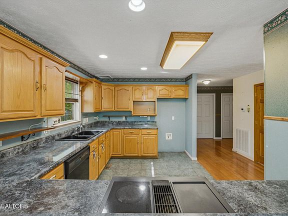 4th image of 803 Kerrys View Way