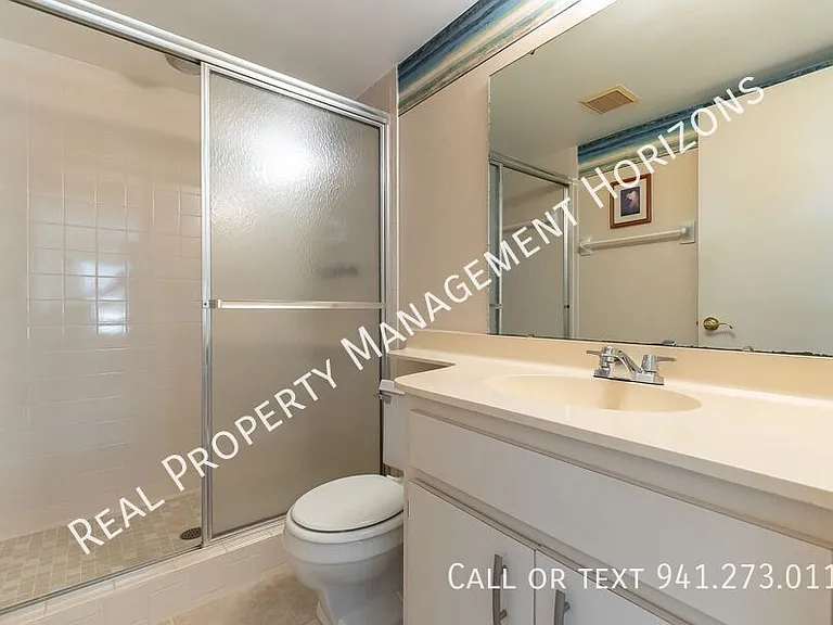 4813 Independence Dr — Photo 7