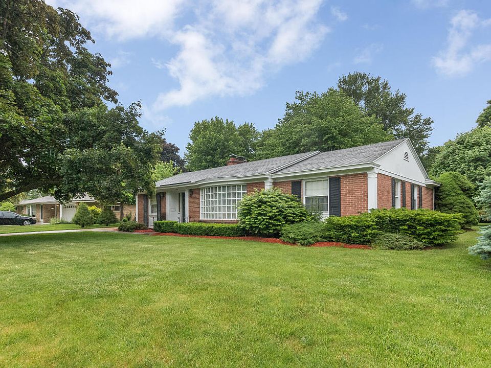 1st image of 755 Larkwood Dr