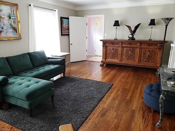 3rd image of 3801 Washington Blvd