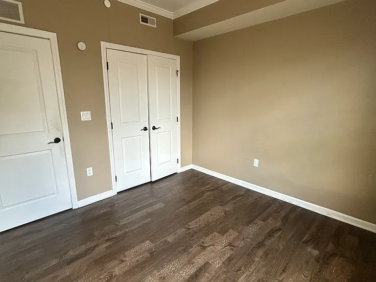 516 N Saint Clair St #301 — Photo 8