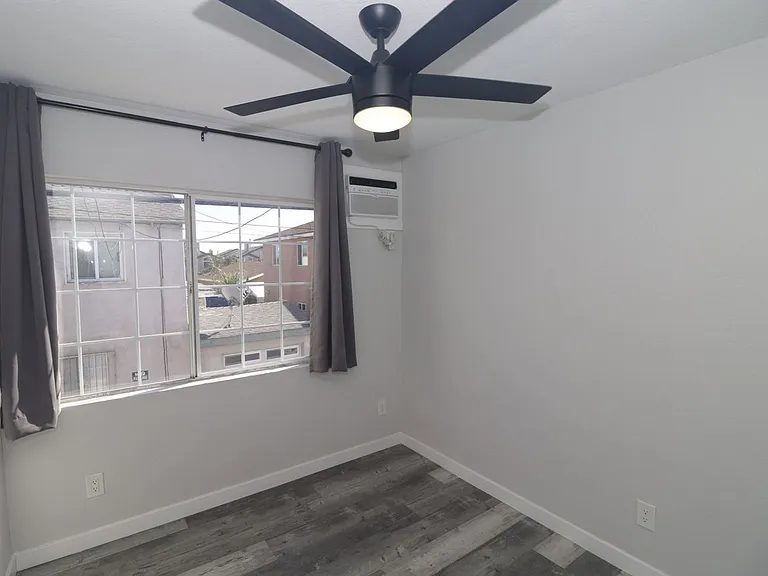 4239 Swift Ave — Photo 16