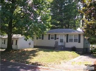 10305 Earl Dr, Saint Louis, MO 63136