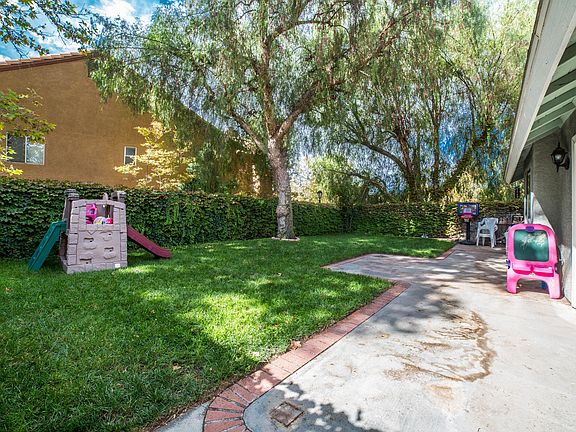 3rd image of 28202 Evergreen Ln