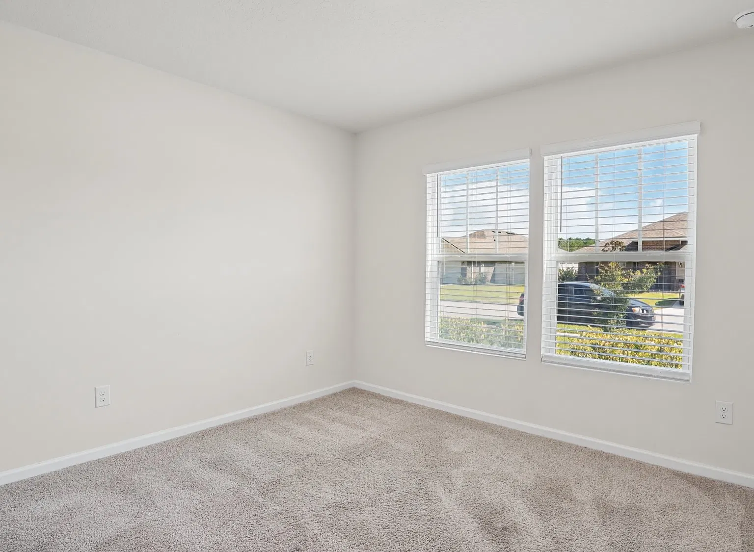 3 bed, 1714 sqft, $2,100 — Photo 2
