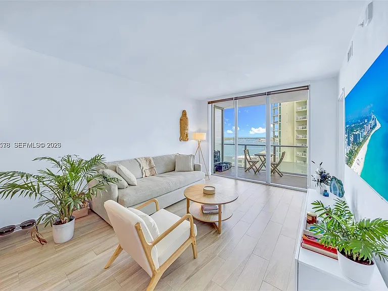 1300 Brickell Bay Dr #2104 — Photo 2