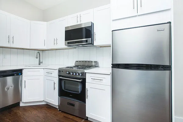 Rented by Bohemia Realty Group | media 21