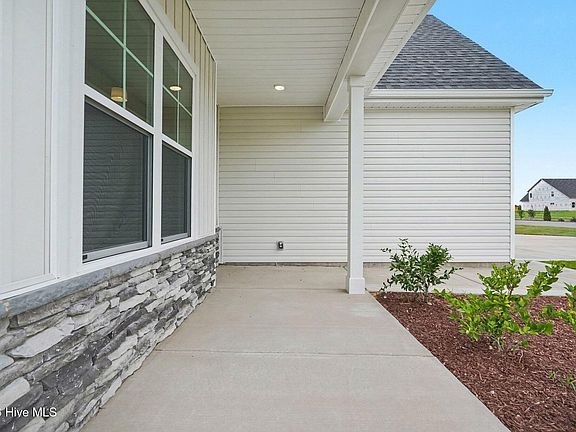 4th image of 59 Grady Farm Way