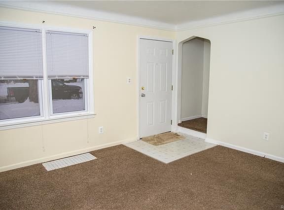 3rd image of 25943 Currier St