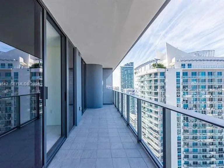 1000 Brickell Plz #CU-4104 — Photo 9