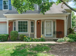 223 New Bridge Ct, Palatine, IL 60067