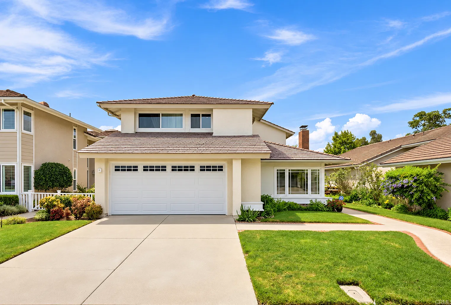 4 bed, 2.5 bath, 1946 sqft, $5,700 — Photo 1