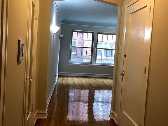 3rd image of 838 Washington Blvd APT 1J