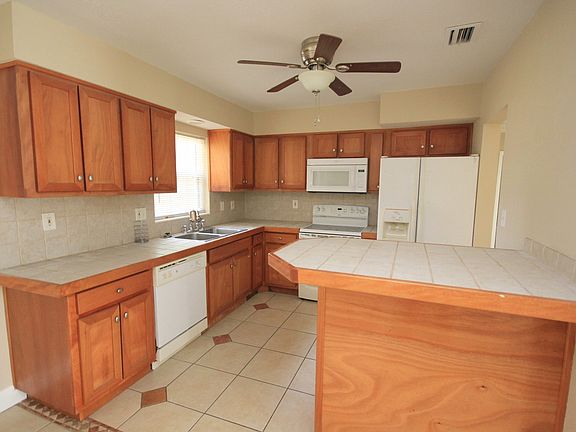 2nd image of 4715 W Oakellar Ave