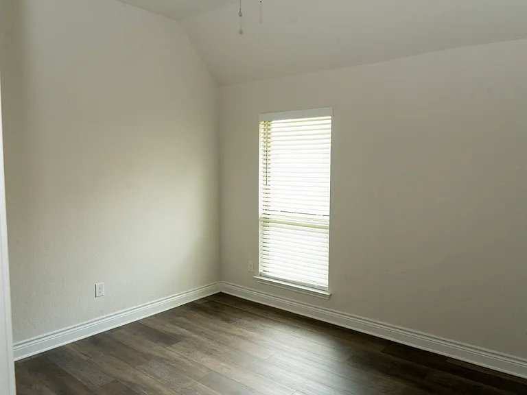 Guest bedroom 1