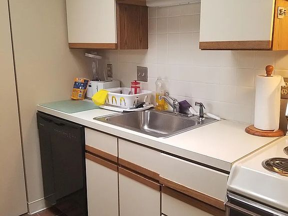 4th image of 91 Gainsborough St #403