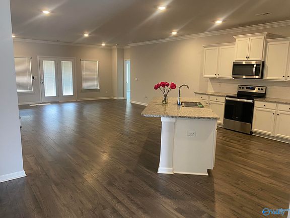 4th image of 101 Donovan Dr