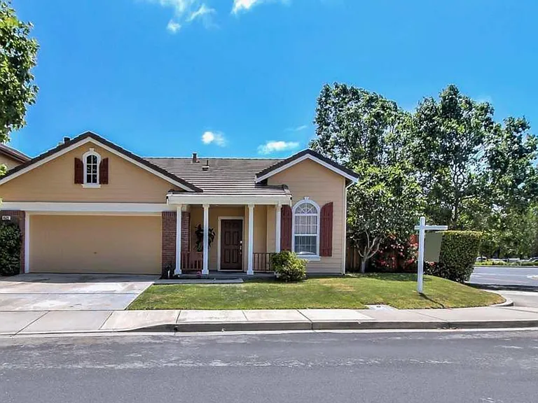 4522 Peacock Ct — Photo 2