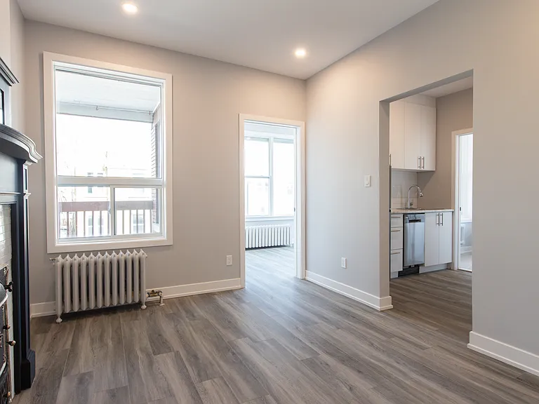 404 Elgin St — Photo 15