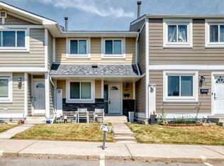 383 Georgian Vlg NE, Calgary, AB T2A7E1