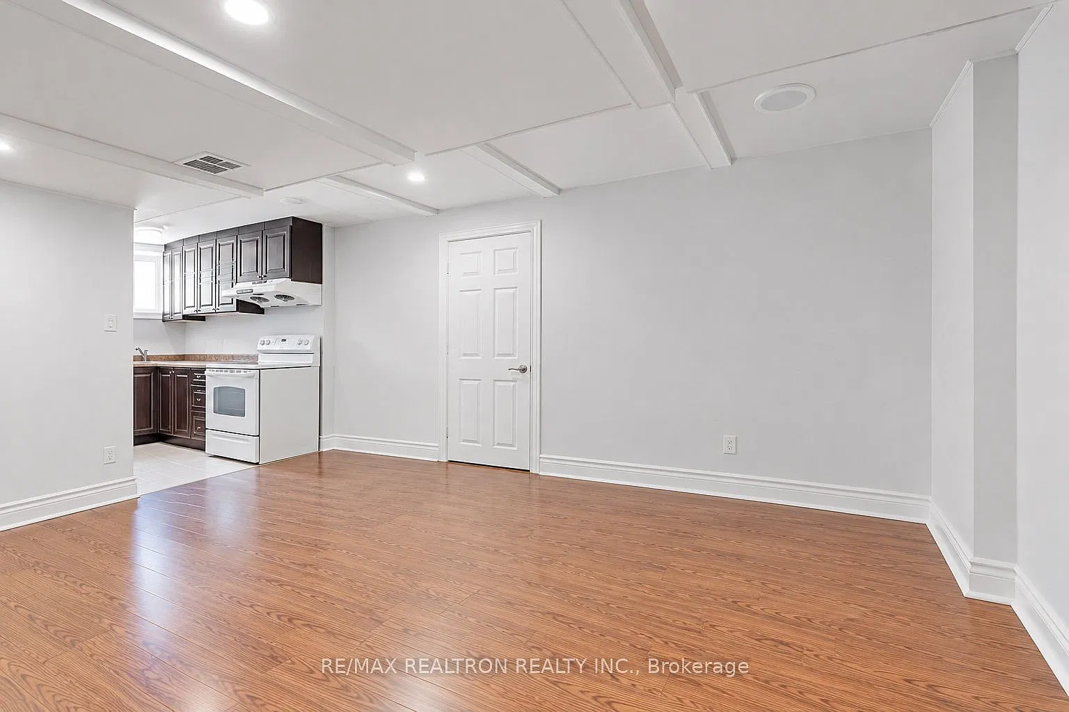 2 bed, $1,900 — Photo 4