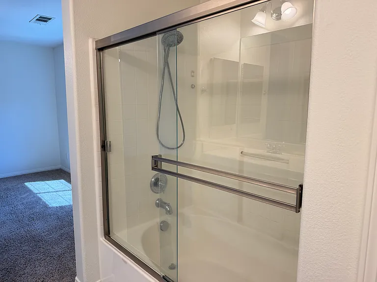 Master bath tub