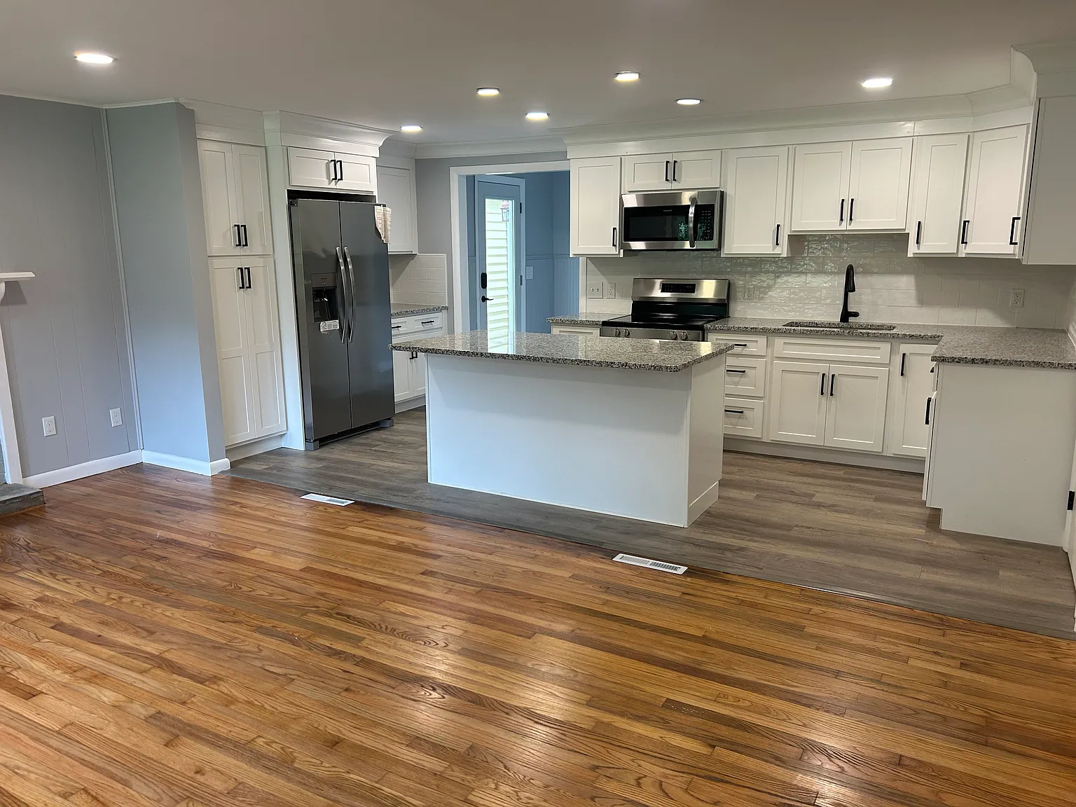 4 bed, 1400 sqft, $3,400 — Photo 2
