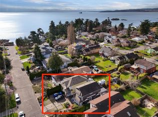 486 Foster St, Esquimalt, BC V9A 6R7