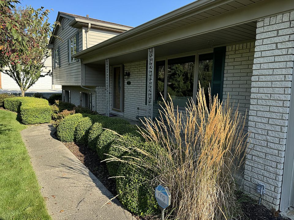 1st image of 253 Woodedge Dr