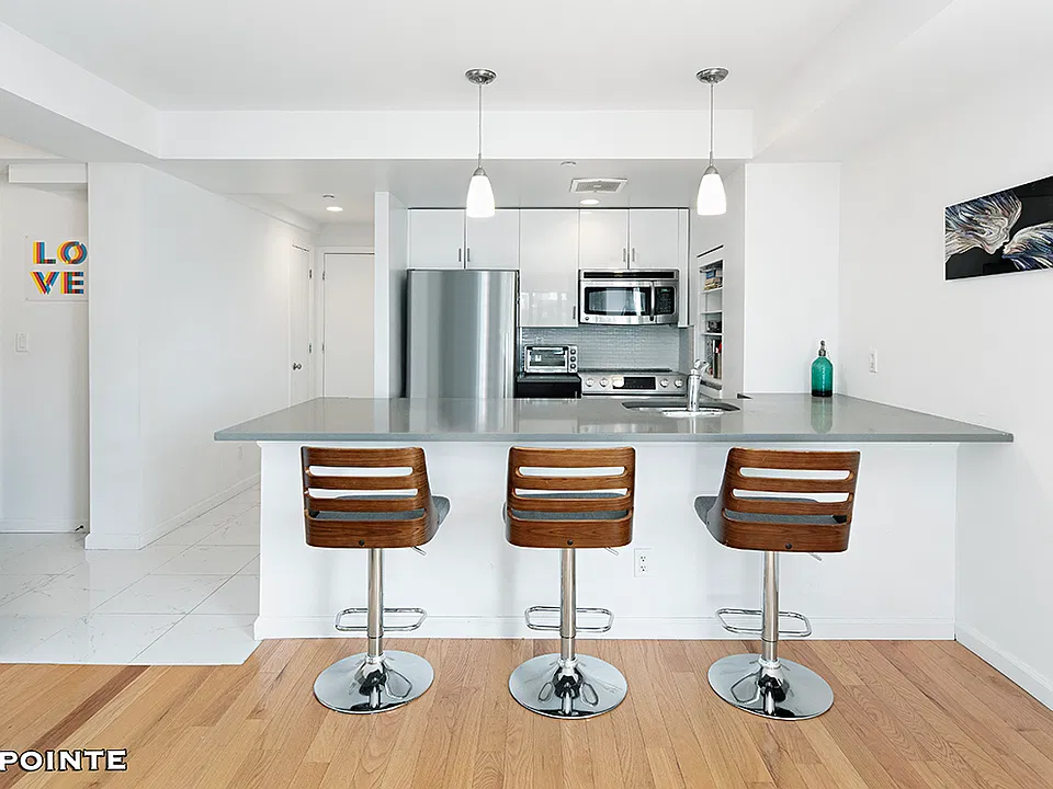 189 Avenue C #10D