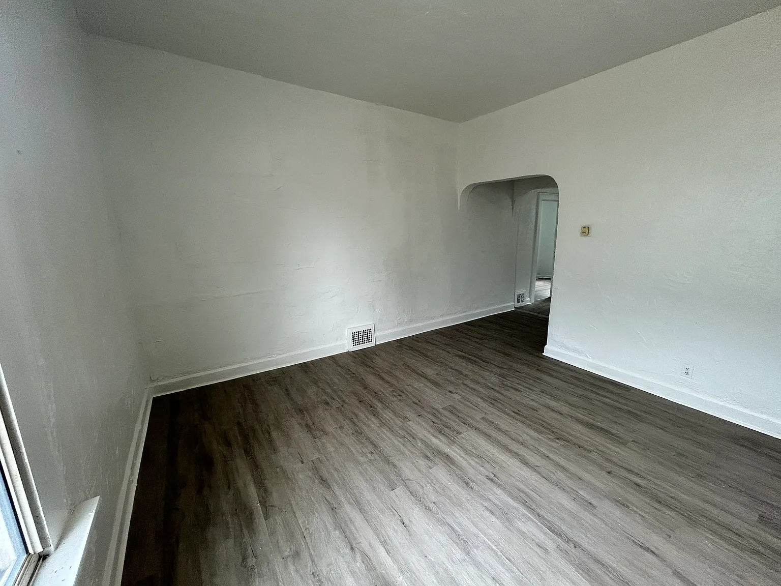 2 bed, $895 — Photo 2