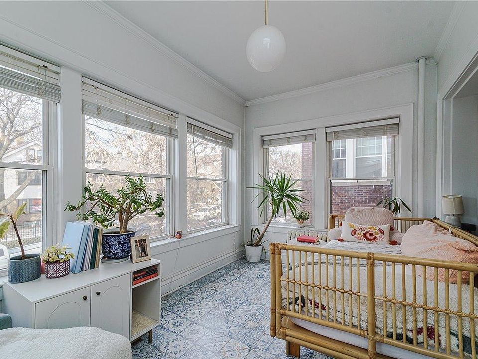 1st image of 1945 Fremont Ave S APT 3