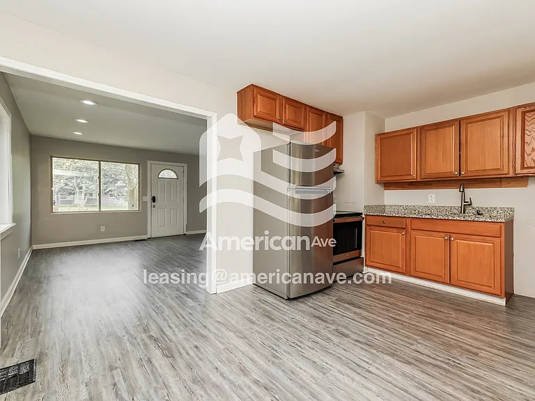 1687475_007_kitchen_7.jpg