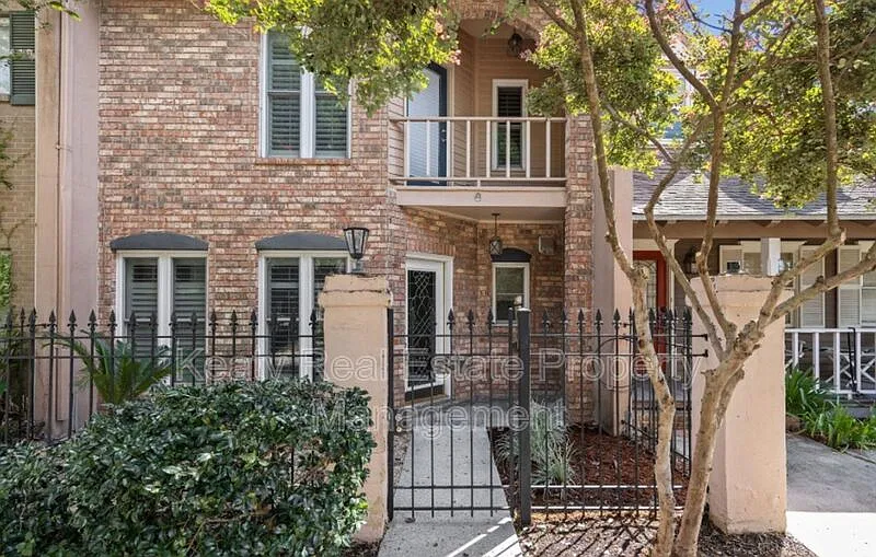 2 bed, 2.0 bath, 1750 sqft, $1,950 — Photo 2