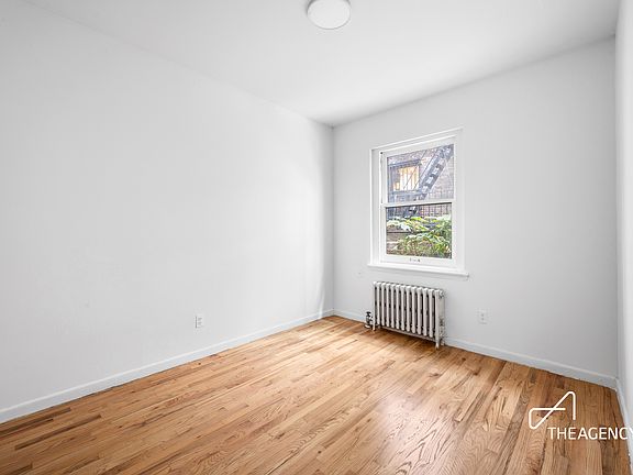 4th image of 220 E 74th St #1R