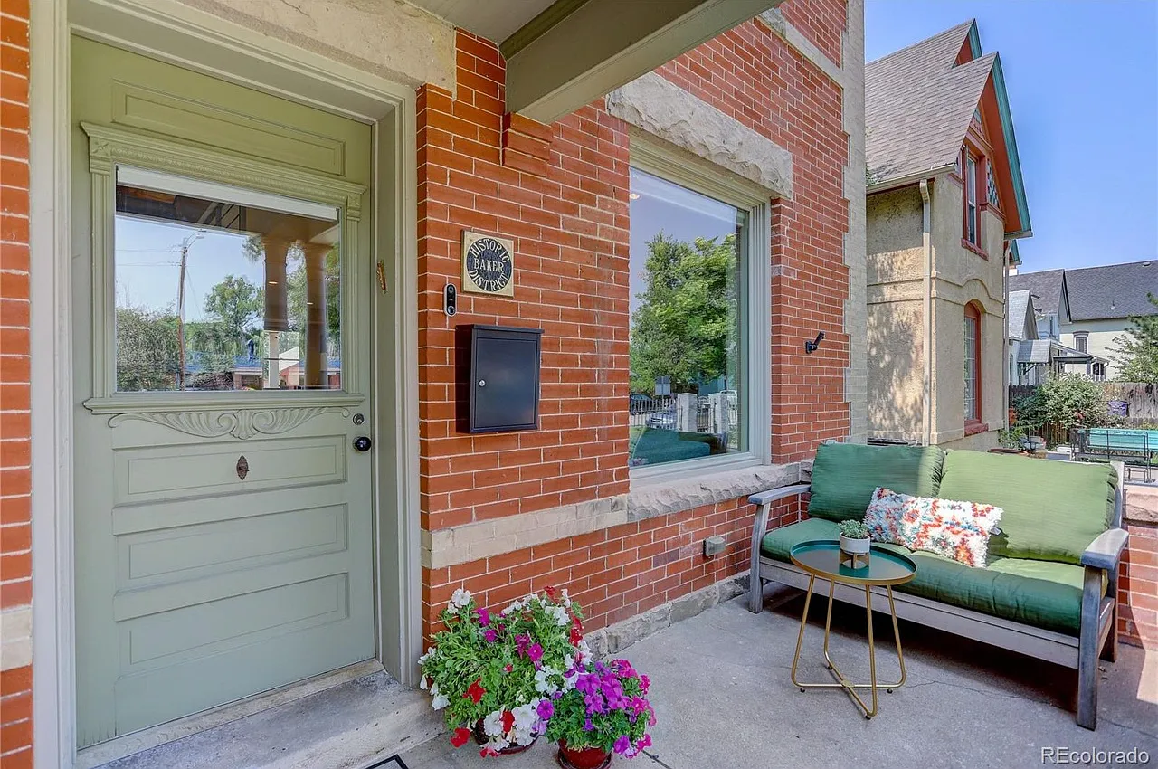2 bed, 2.5 bath, 1813 sqft, $3,360 — Photo 2