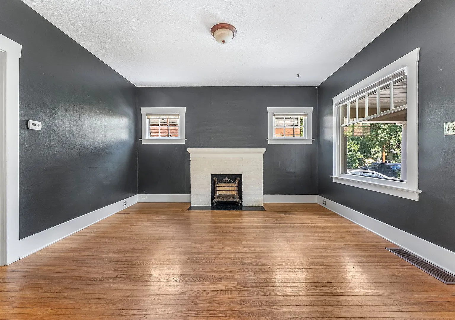 Nice Catch! 2 Bd 1.5 Ba 1600 Sf- Historic Richmond Neighborhood — Photo 4