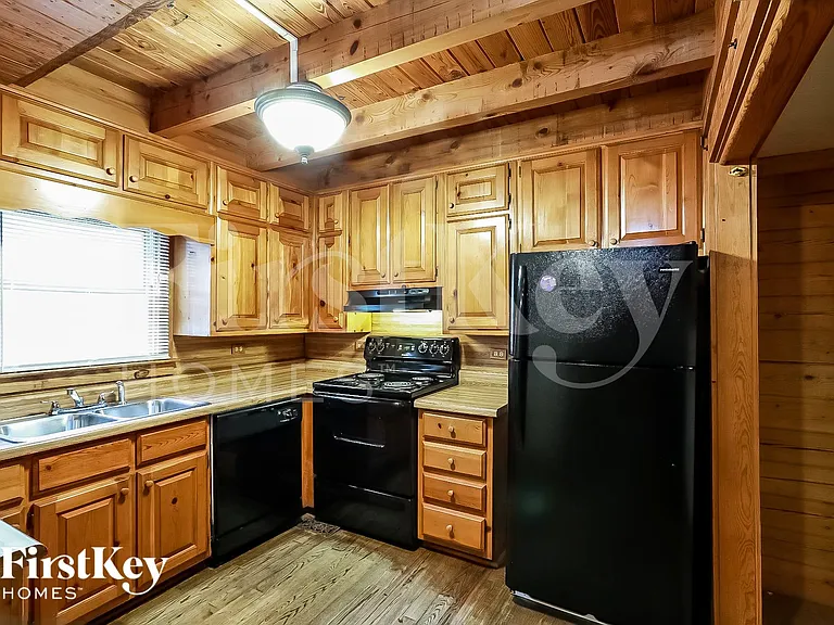 4490 Wallace Cir — Photo 5
