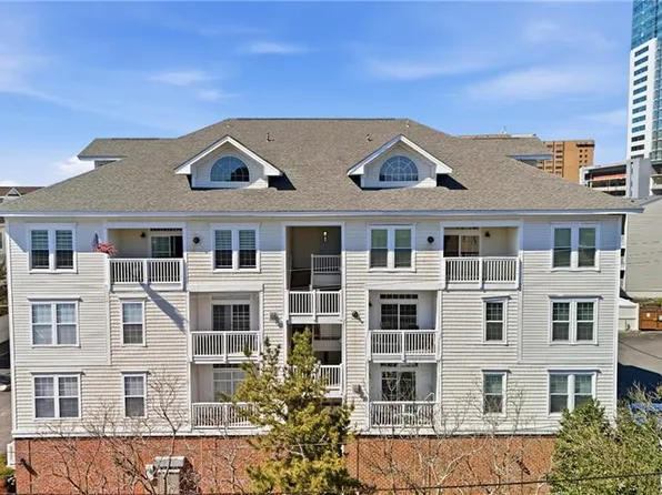 2900 Brighton Beach Pl APT 201, Virginia Beach, VA 23451