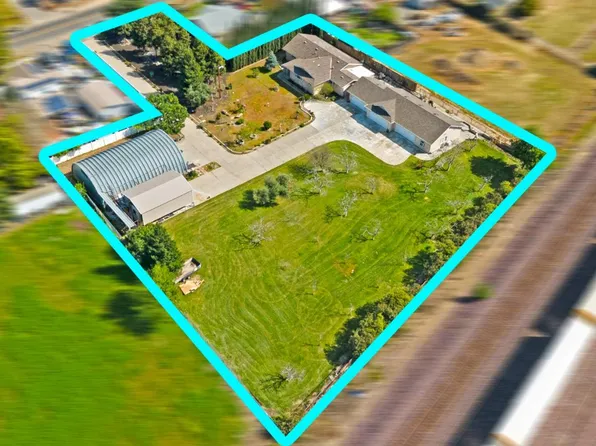 413 East St, Modesto, CA 95357