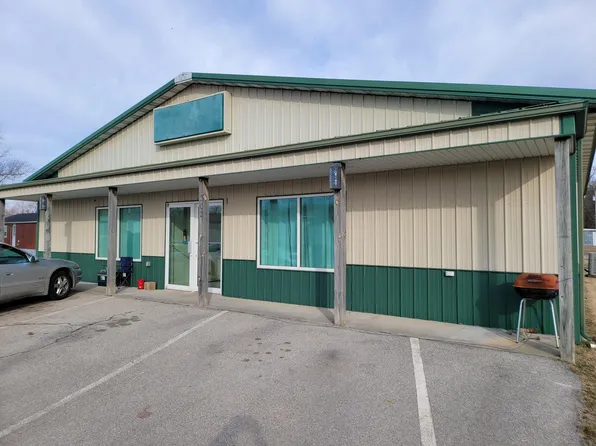 302 W Commercial Street, Pierce City, MO 65723