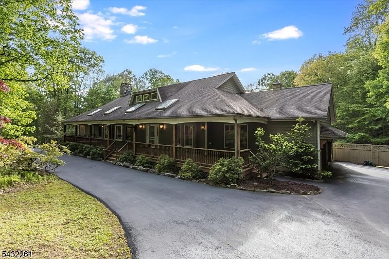 1st image of 42 Cliffwood Rd