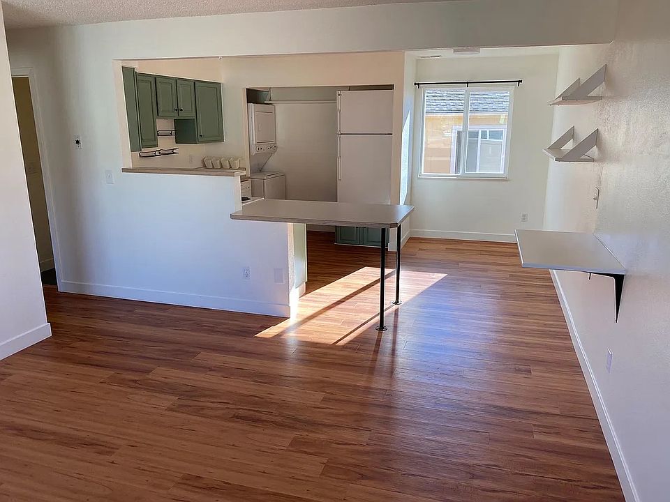 1st image of 963 Iowa Ave APT D