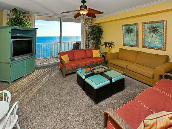 LR with seating for many