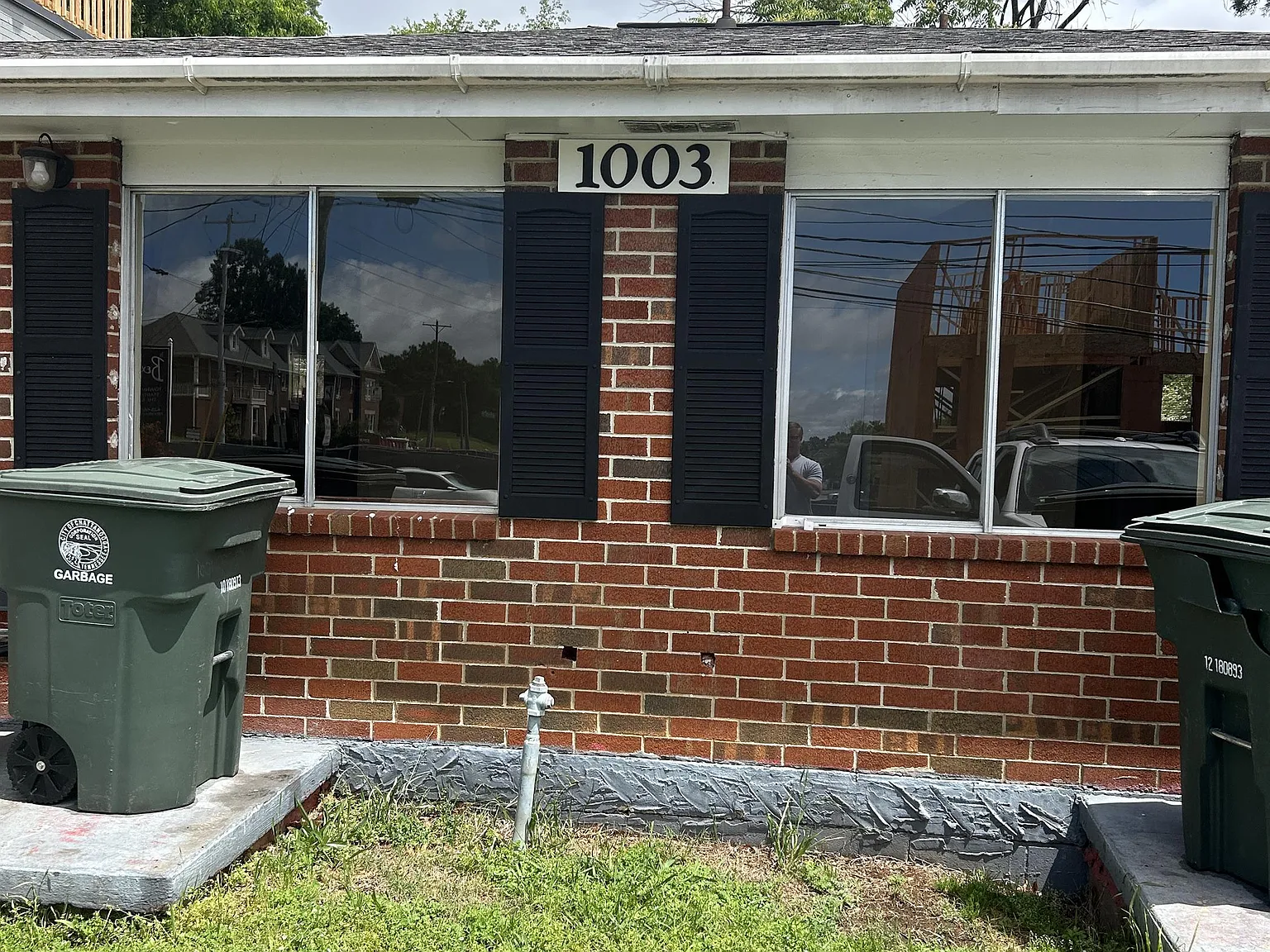 1003 Oak St — Photo 1