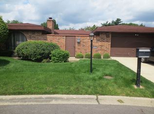 2504 Windsor Ln, Northbrook, IL 60062