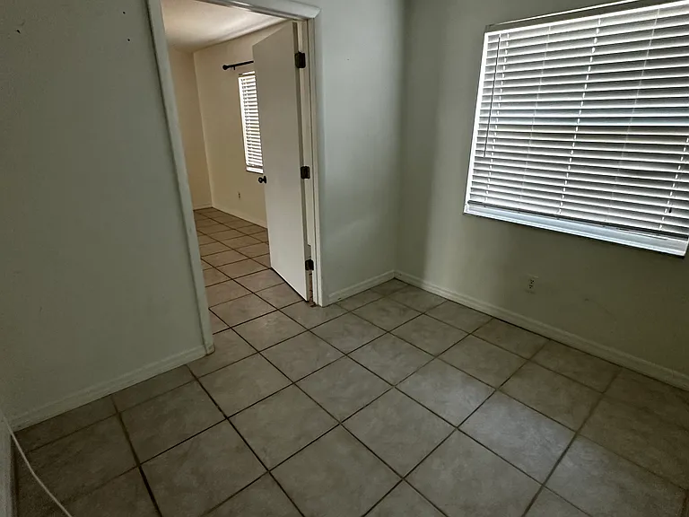 11706 Oban Ave — Photo 1