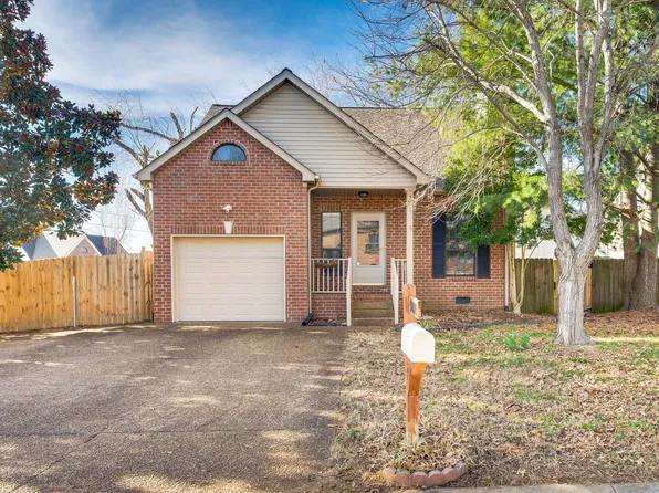 900 Dove Ridge Cir, Nashville, TN 37221