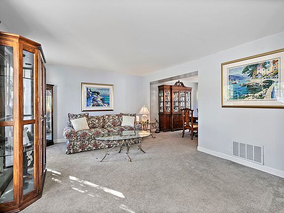 4th image of 1093 W Stone Creek Cir