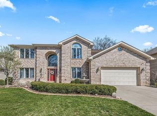 375 Crestwood Rd, Wood Dale, IL 60191